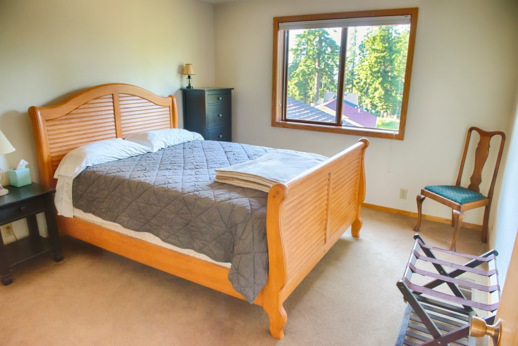 The Madrone AirBnB | 301 Parkridge Rd, Bellingham, WA 98225, USA | Phone: (360) 255-3402