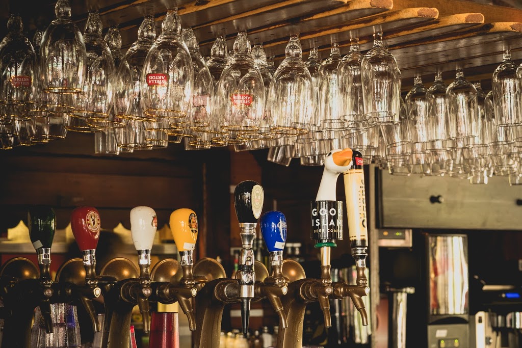 Le Shack | 3035 Chemin de la Chapelle, Mont-Tremblant, QC J8E 1B1, Canada | Phone: (819) 681-4700