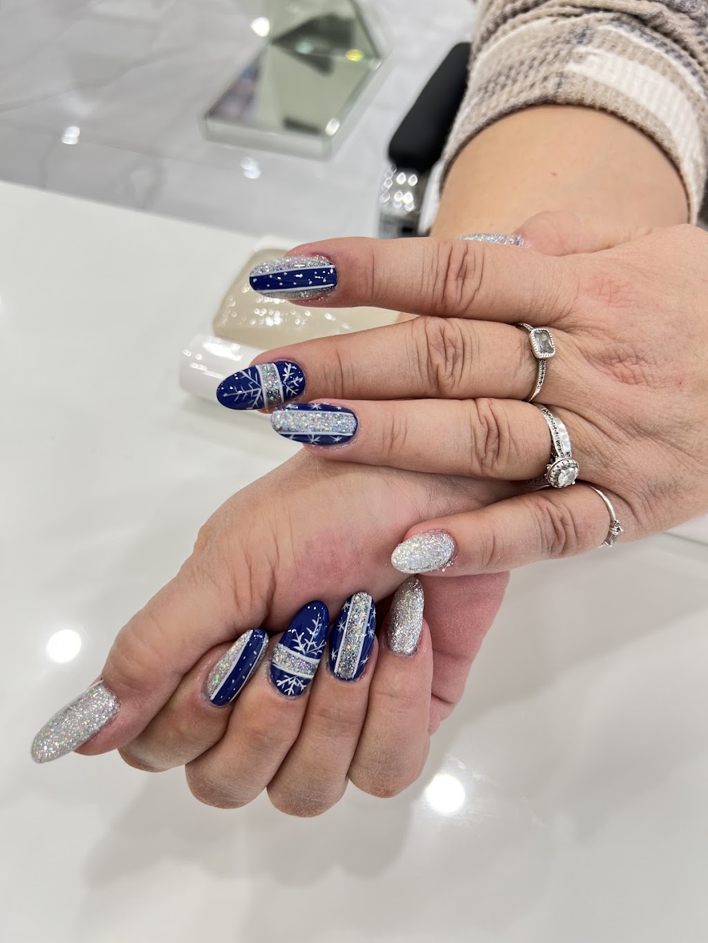 Napanee Nail Salon Inc. | 17 McPherson Dr, Napanee, ON K7R 3L1, Canada | Phone: (613) 354-6000