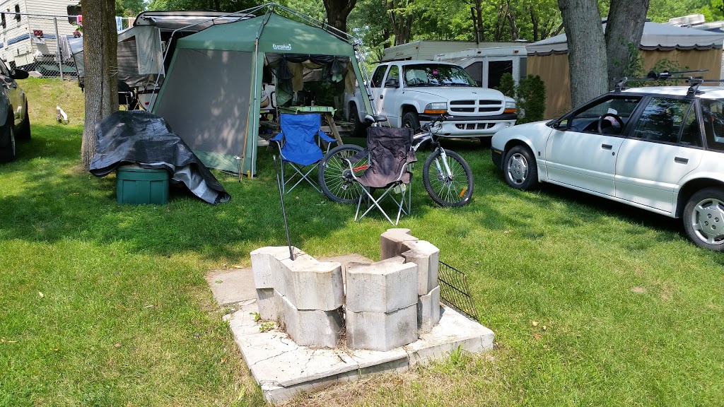 Camping Au Plateau 5 Étoiles Inc | 1770 Côte de Terrebonne, Terrebonne, QC J6Y 1E2, Canada | Phone: (450) 471-6266