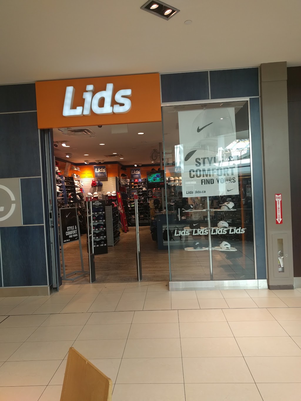 Lids | The Promenade, 1 Promenade Cir, Thornhill, ON L4J 4P8, Canada | Phone: (905) 886-7118