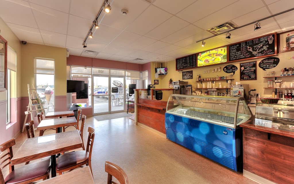 Crémerie Le Temps DUne Glace Terrebonne | 3175 Boulevard de la Pinière Local 109, Terrebonne, QC J6X 4P7, Canada | Phone: (450) 492-4616