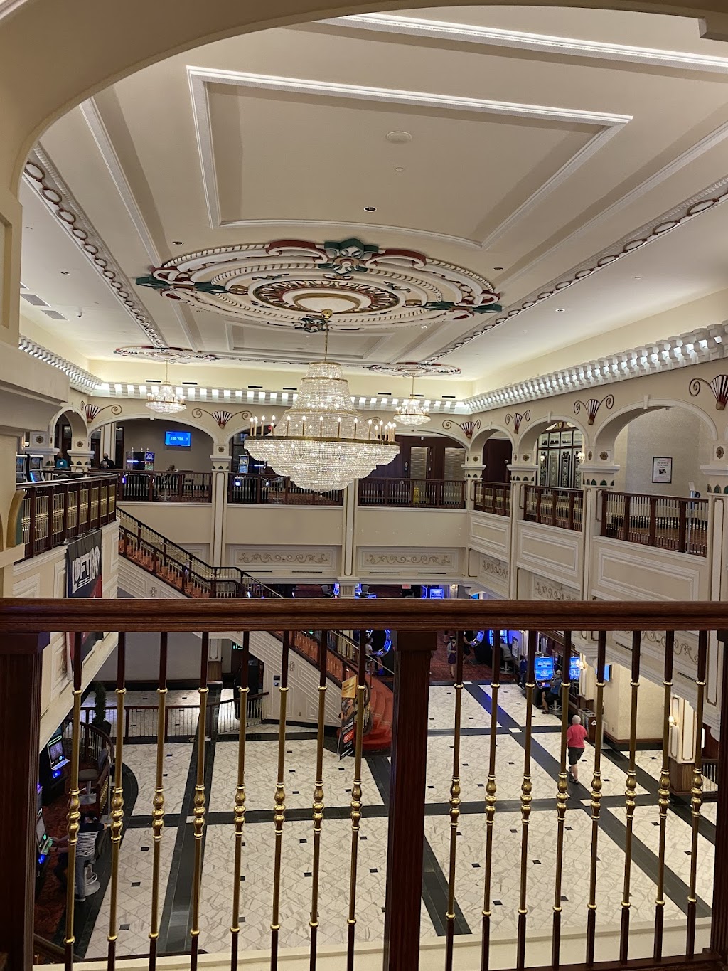 McPhillips Station Casino | 484 McPhillips St, Winnipeg, MB R2X 2H2, Canada | Phone: (204) 957-2500