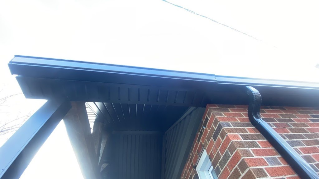 Custom Contracting Eavestrough Repair Grimsby | 42 Driftwood Ct, Grimsby, ON L3M 4Y1, Canada | Phone: (289) 276-5981