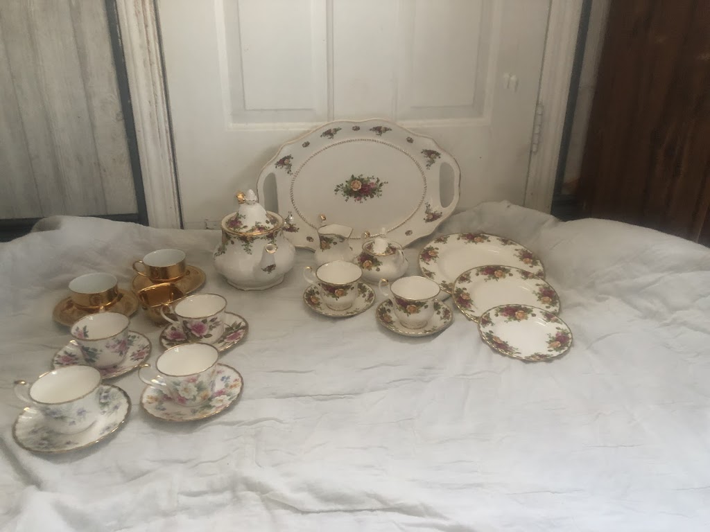 Saskatoon Antique & Brass Shop Ltd | 418 33rd Street West, Saskatoon, SK S7L 0V6, Canada | Phone: (306) 374-6566