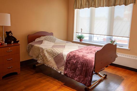 Extendicare Arbour Heights Long-Term Care Home | 564 Tanner Dr, Kingston, ON K7M 0C3, Canada | Phone: (613) 544-1155