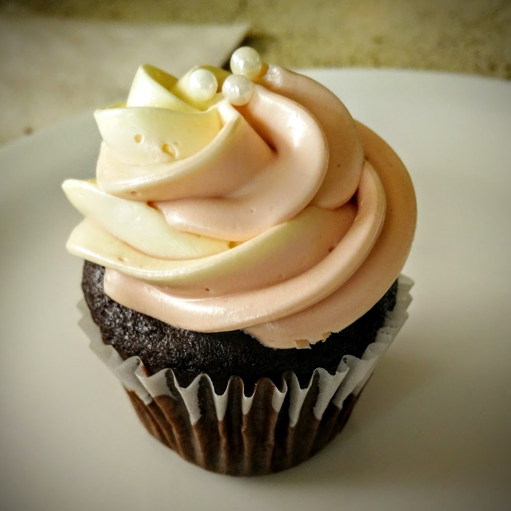 Pure Vanilla Bakery & Cafe | 2590 Cadboro Bay Rd, Victoria, BC V8R 5J2, Canada | Phone: (250) 592-2896