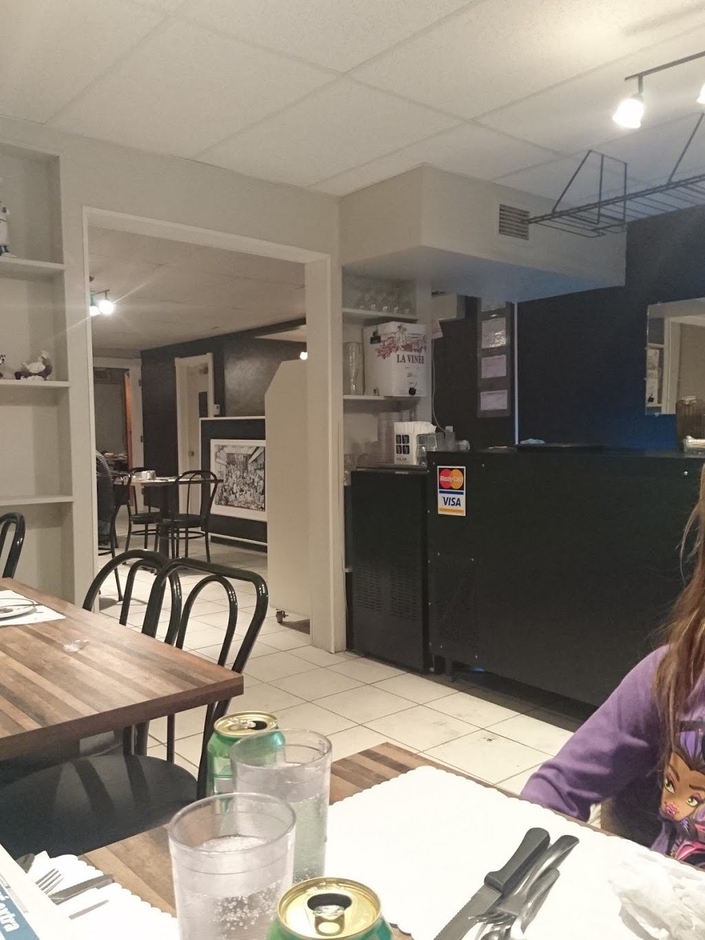 Resto rue de LÉglise | 22 Rue de lÉglise S, Lacolle, QC J0J 1J0, Canada | Phone: (450) 246-4004