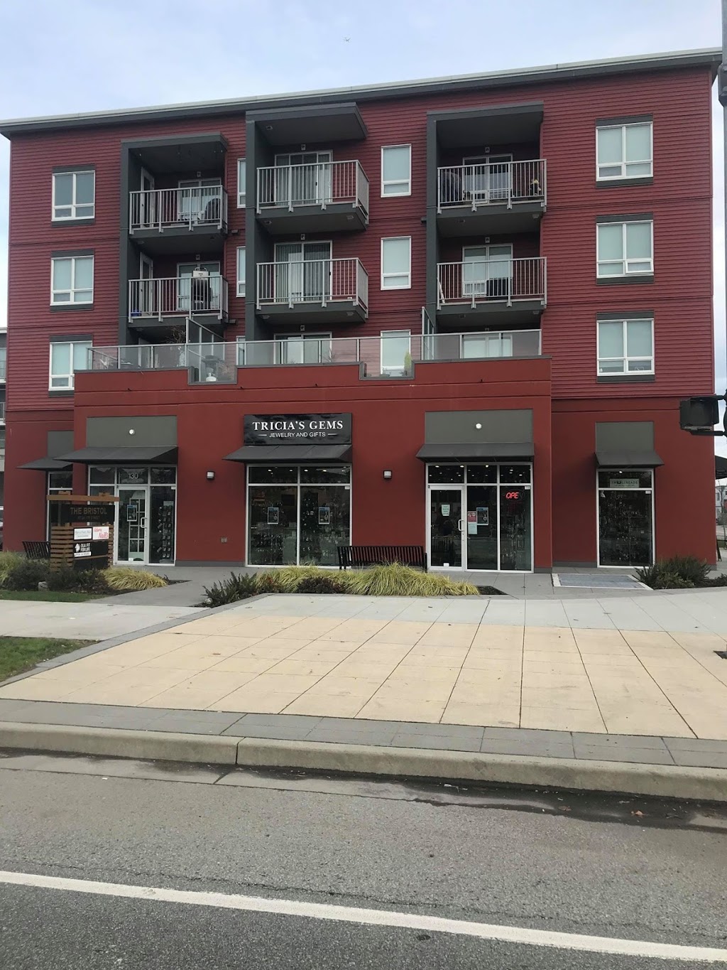 Tricias Gems | 5738 175 St #125, Surrey, BC V3S 4T7, Canada | Phone: (604) 560-6286