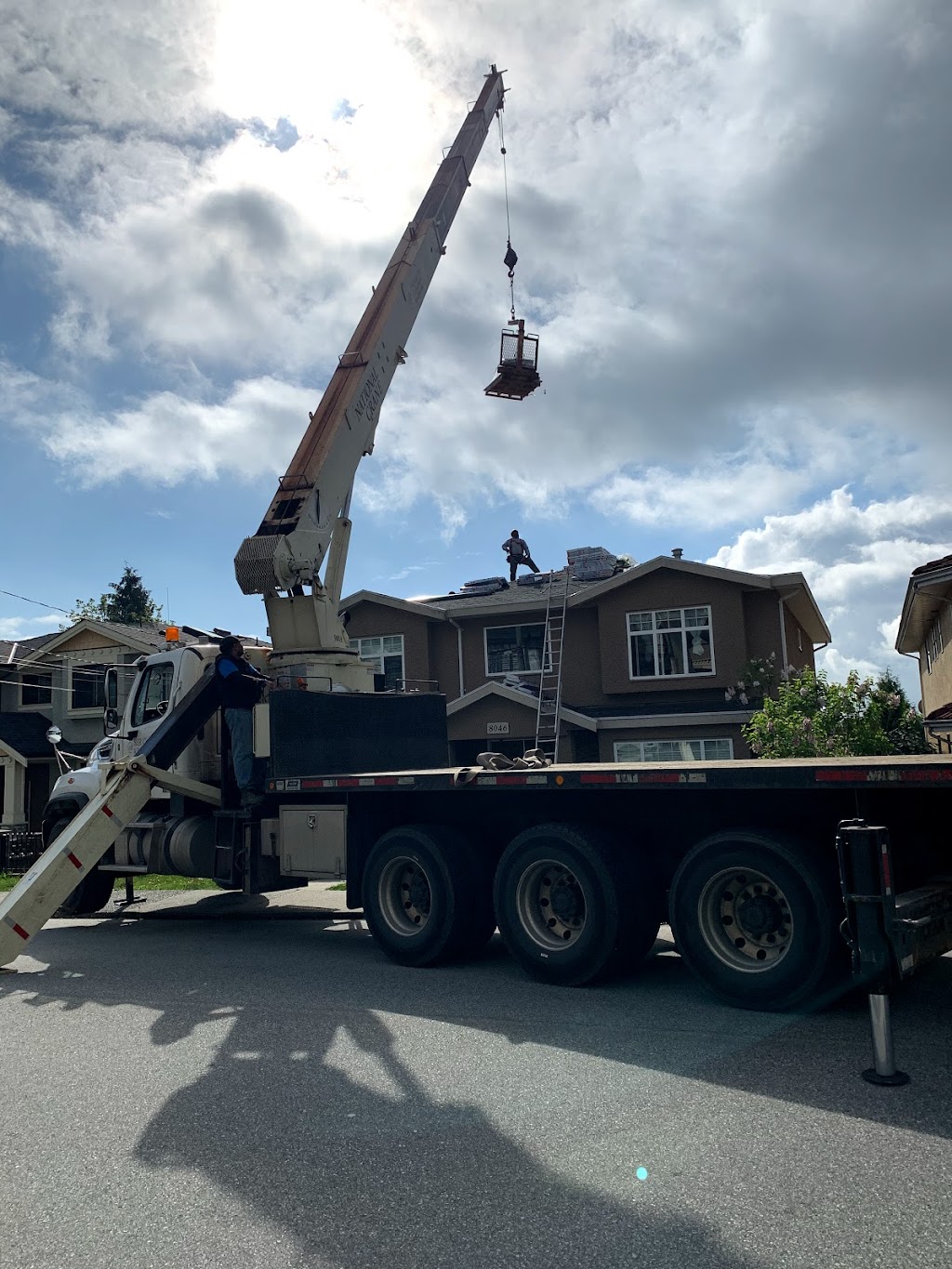 J canadian roofing | 6368 133b St, Surrey, BC V3X 1L5, Canada | Phone: (778) 681-1571