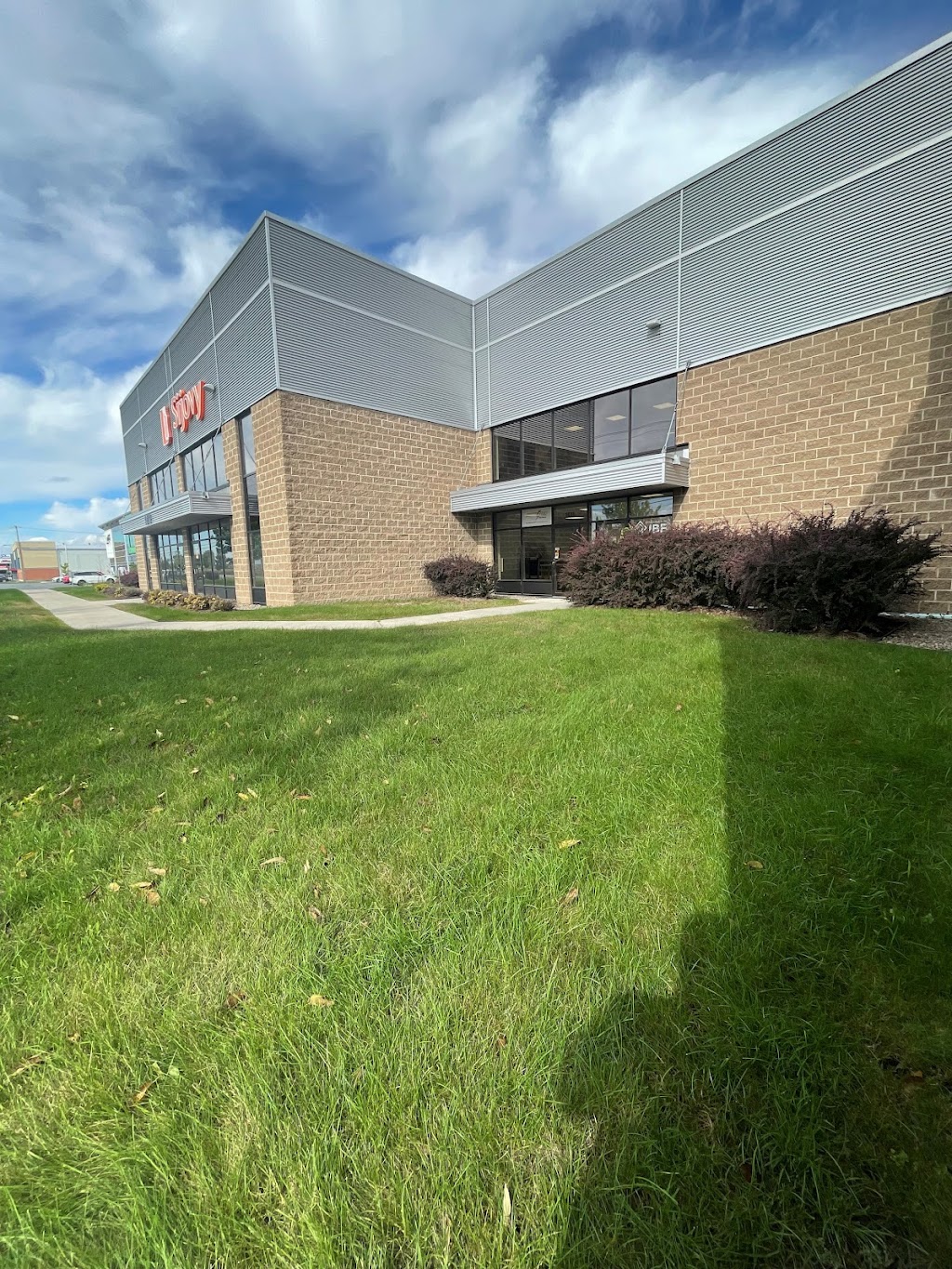 MobilTech Rive-Sud Aménagement de véhicule | 1611 Rue de lIndustrie, Saint-Mathieu-de-Beloeil, QC J3G 0S5, Canada | Phone: (450) 281-1411