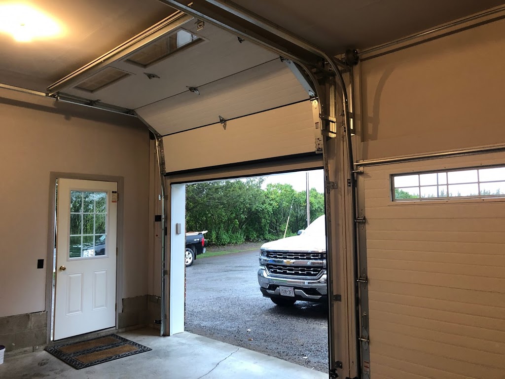Eastern Overhead Doors Ltd | 43 Putman Industrial Rd, Belleville, ON K8N 4Z6, Canada | Phone: (613) 966-8392