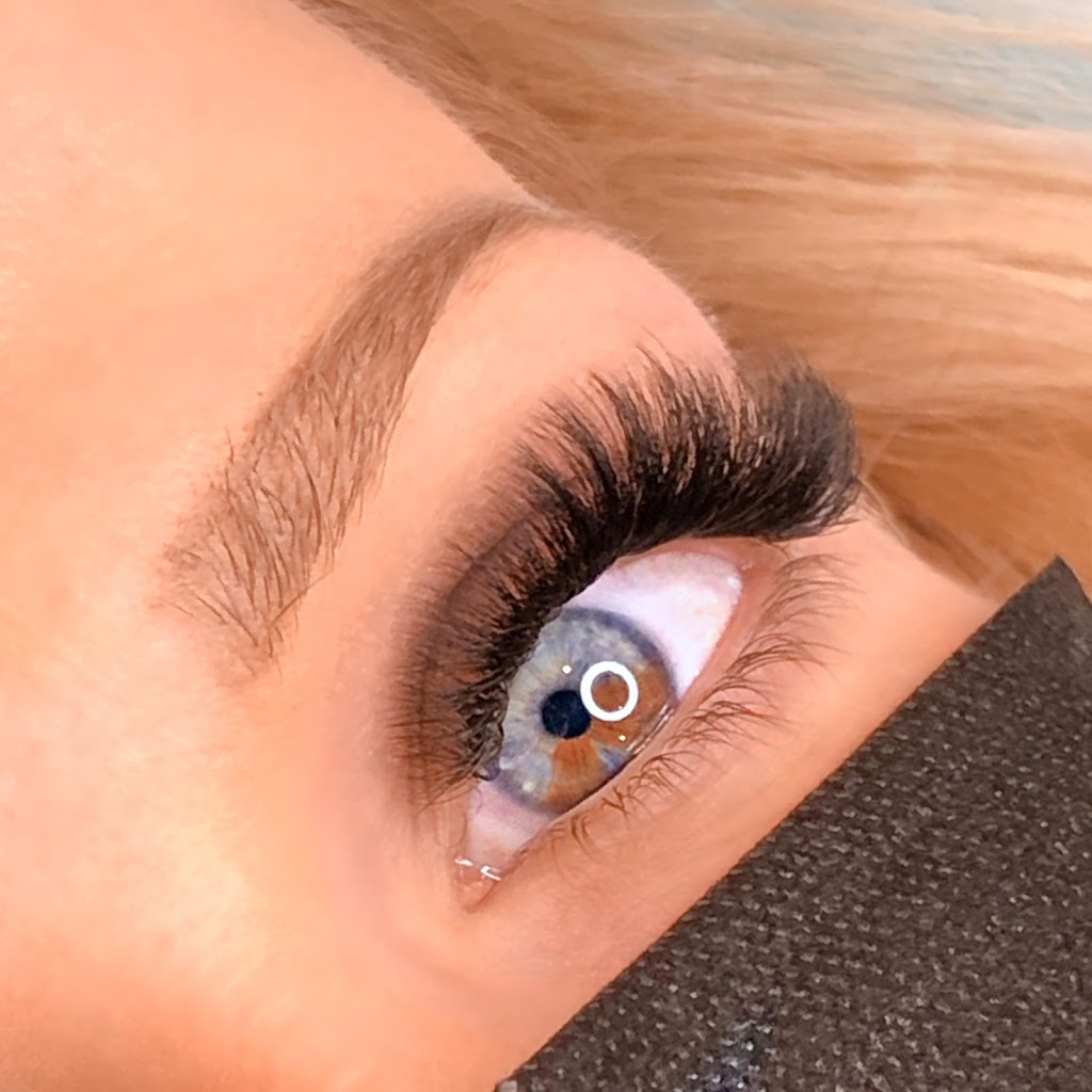Best Lashes YEG | 1828 Tomlinson Crescent NW, Edmonton, AB T6R 2T4, Canada | Phone: (780) 700-9184