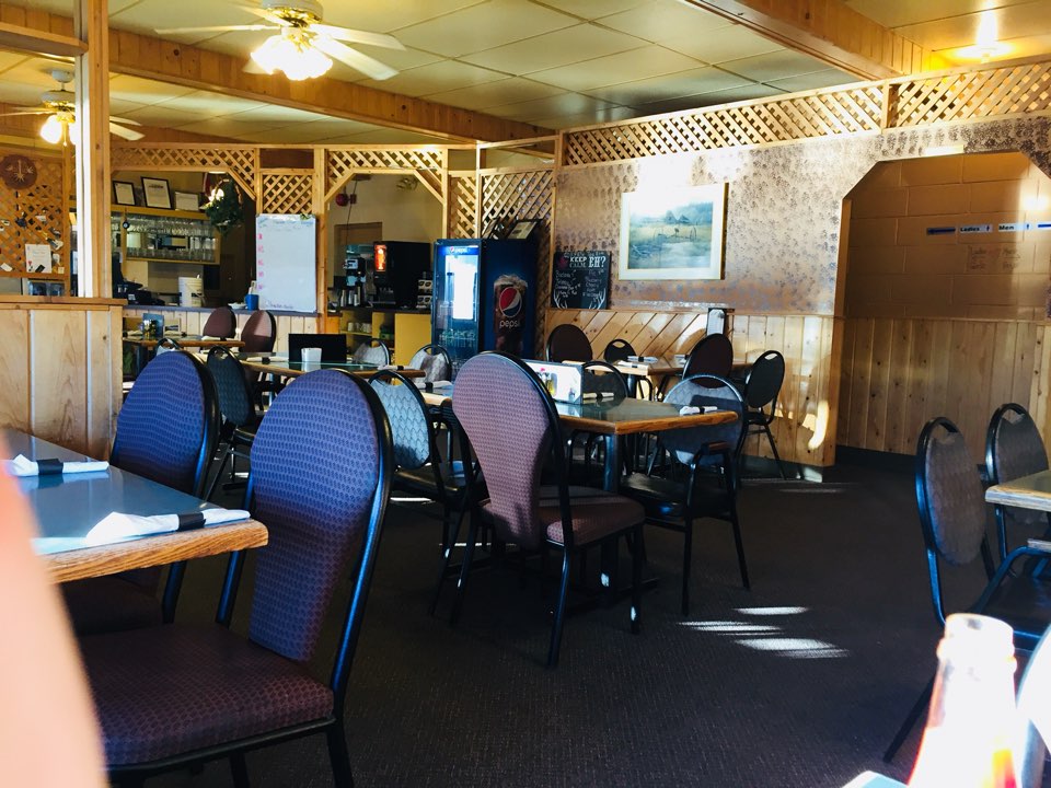 Pioneer General Store | 5007 50 Ave, Caroline, AB T0M 0M0, Canada | Phone: (403) 722-3755