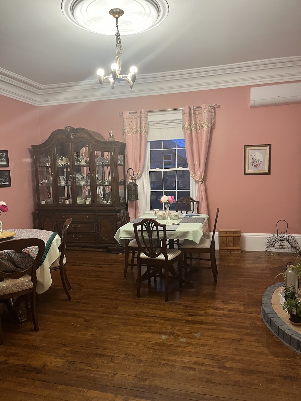 Seabank House Bed and Breakfast | Box 413, 68 Front St, Pictou, NS B0K 1H0, Canada | Phone: (902) 485-4775
