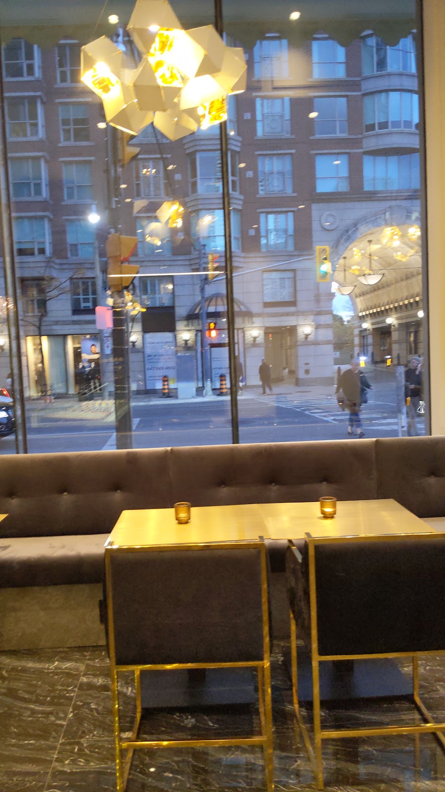 Delysées Luxury Desserts Yorkville Main Level Retail Delysees, 161