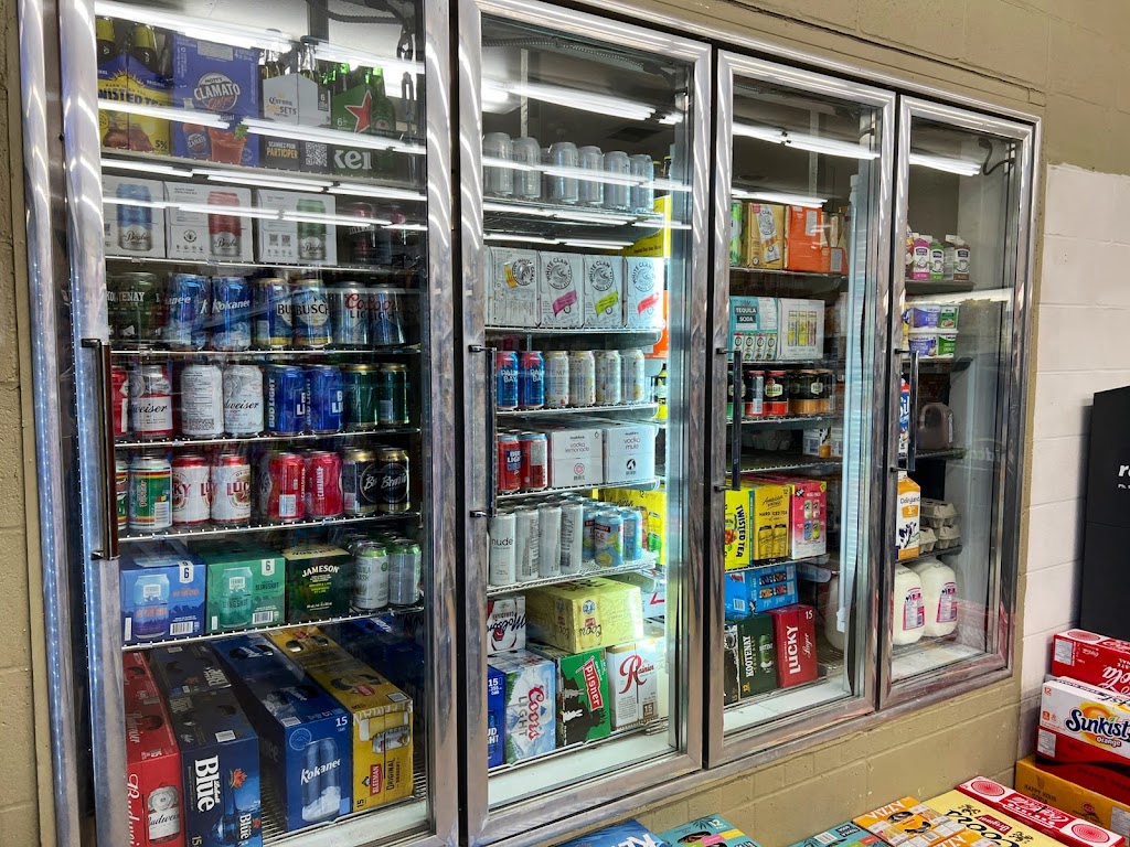 Pips Country Store | 4806 Selkirk Ave, Edgewater, BC V0A 1E0, Canada | Phone: (250) 347-9519