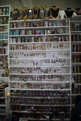 Komal Jee Stitching Point and Boutique | 80 Pertosa Dr Unit 18, Brampton, ON L6X 5E9, Canada | Phone: (647) 627-5245