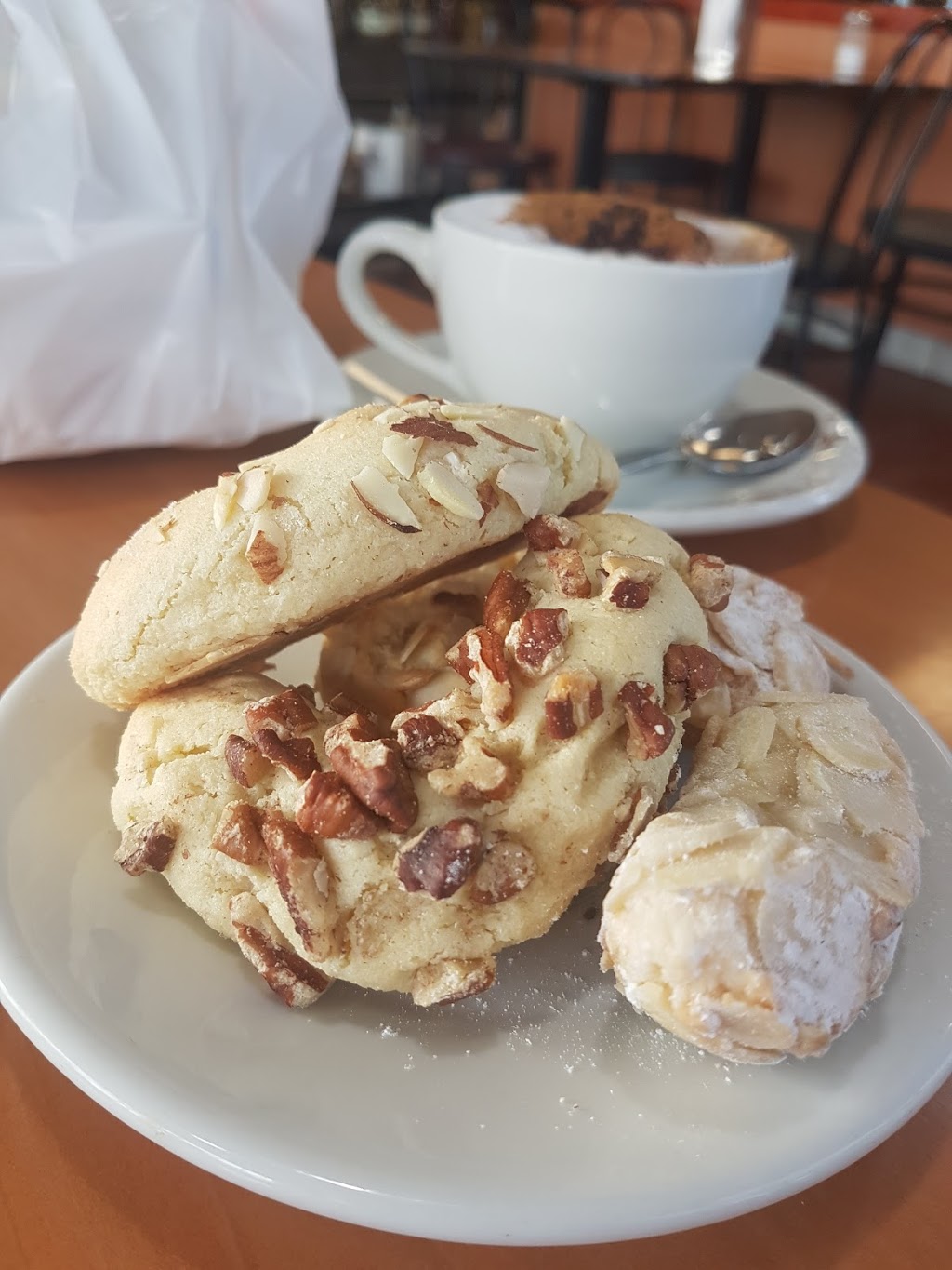 Britannia Italian Bakery | 5925 Grossbeak Dr, Mississauga, ON L5N 7X6, Canada | Phone: (905) 824-1924