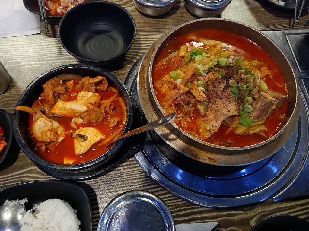 Pocha Seoul | 9261 34 Ave NW #13, Edmonton, AB T6E 5T5, Canada | Phone: (780) 818-4202
