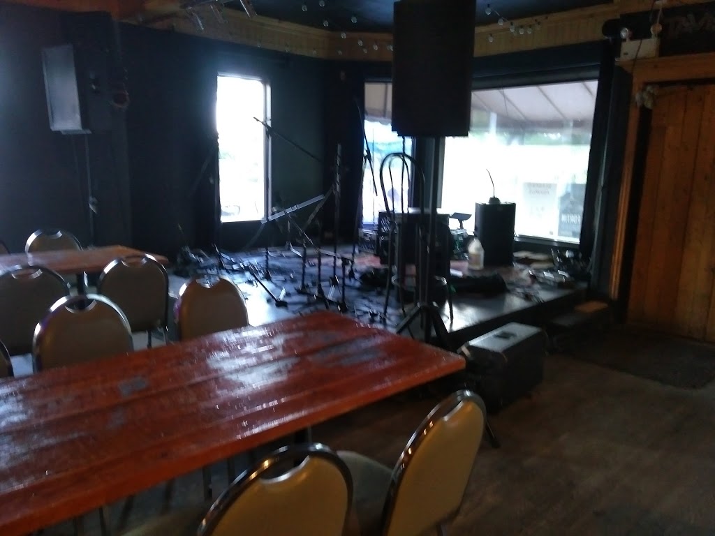 La Taverne | 365 Rue Tessier E, Saint-Casimir, QC G0A 3L0, Canada | Phone: (418) 339-2422