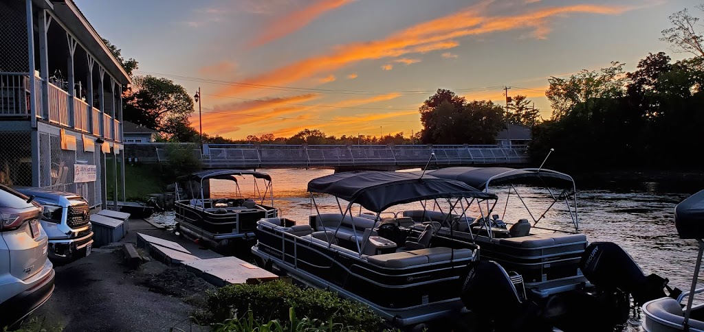 Buckeye Centre Waterfront Suites | 22 Bolton St, Bobcaygeon, ON K0M 1A0, Canada | Phone: (855) 738-9283