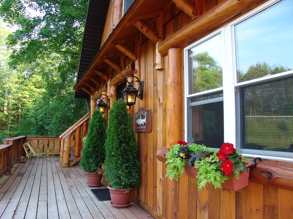 The Highlands Motel and Lodge | 15102 ON-35, Minden, ON K0M 2K0, Canada | Phone: (705) 489-3111