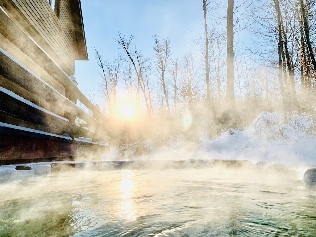 Le chalet 88 | 88, chemin du Lac Thurson Wentworth-Nord, Les Pays-den-Haut, QC J0T 1Y0, Canada | Phone: (514) 571-9887