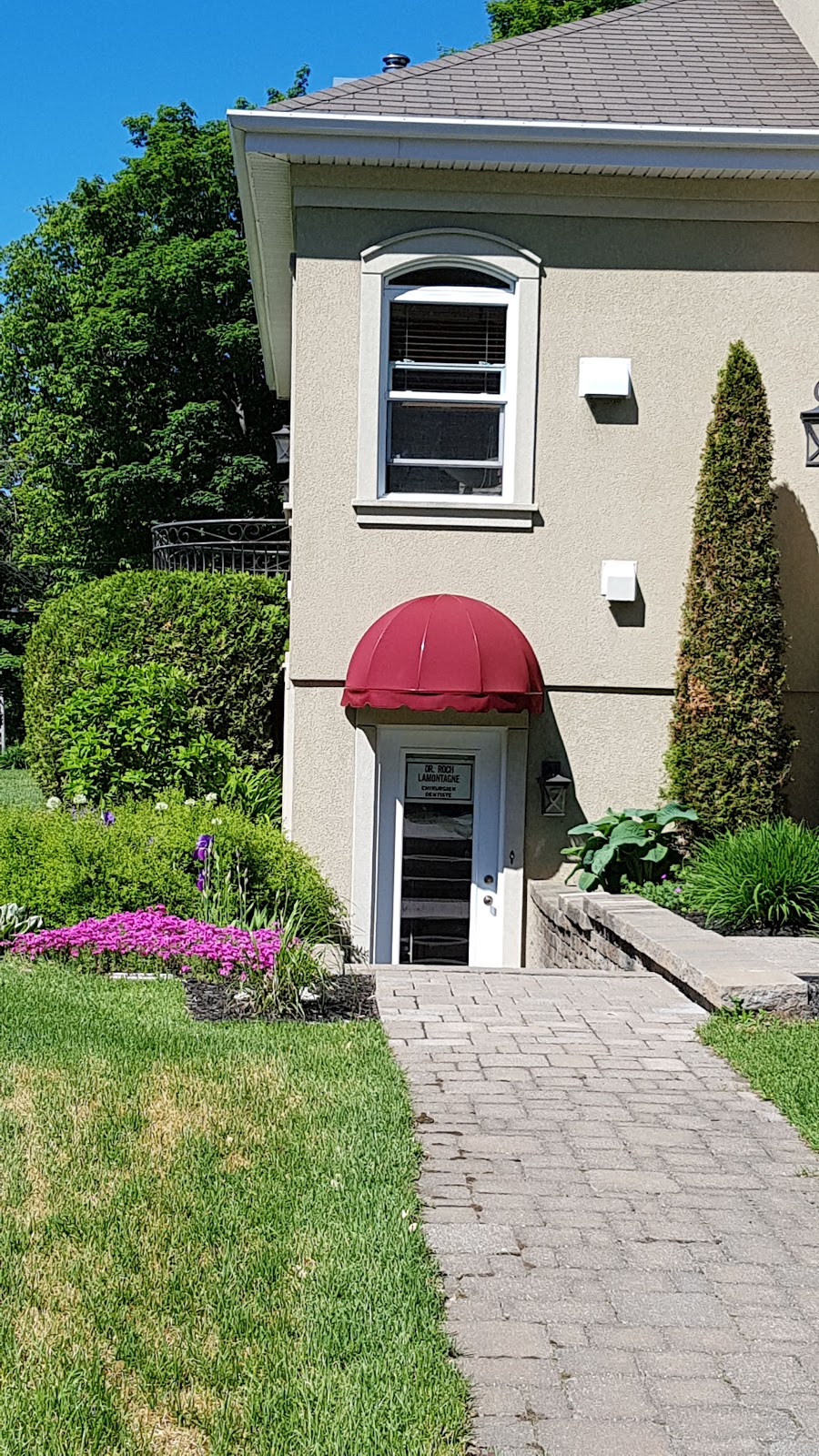 Clinique Dentaire Ste-Foy | 3296 Chemin Saint-Louis, Québec, QC G1W 1S3, Canada | Phone: (418) 652-8877