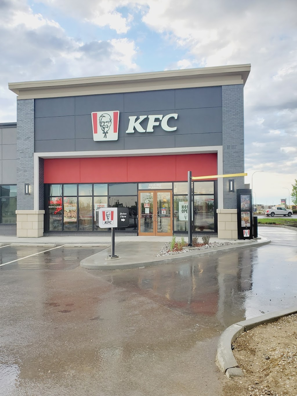 KFC | 860 St Albert Trail #810, St. Albert, AB T8N 3P8, Canada | Phone: (780) 569-1516
