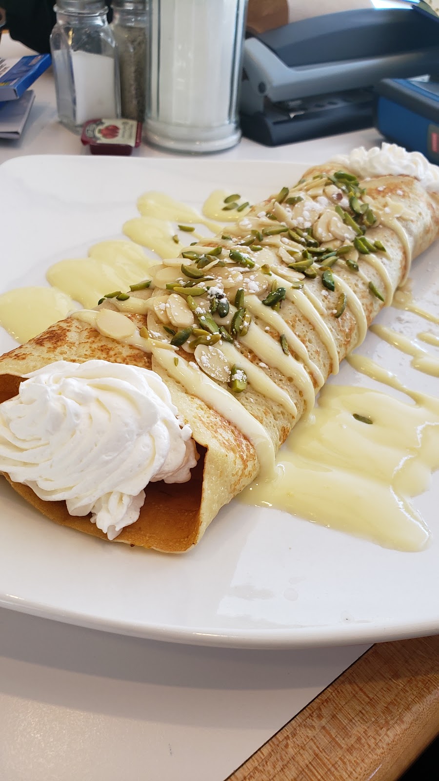 Crepe Castle Restaurant | 1272 Simcoe St N, Oshawa, ON L1G 4X4, Canada | Phone: (905) 404-0181