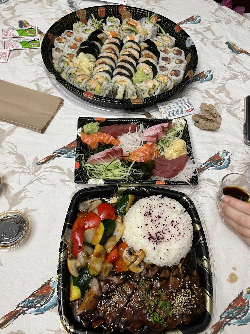 Dannys Sushi | 3643 Portage Rd #14, Niagara Falls, ON L2J 2K8, Canada | Phone: (289) 931-5501