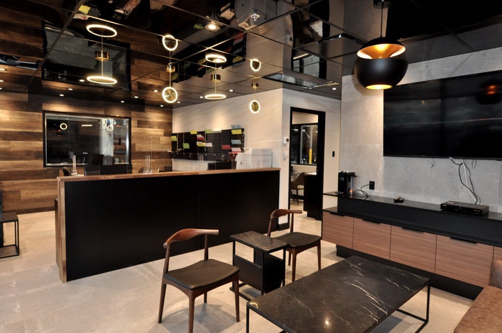 Duo Carrosserie Perfection | 2385 Bd Chomedey, Laval, QC H7T 2W5, Canada | Phone: (450) 238-8471
