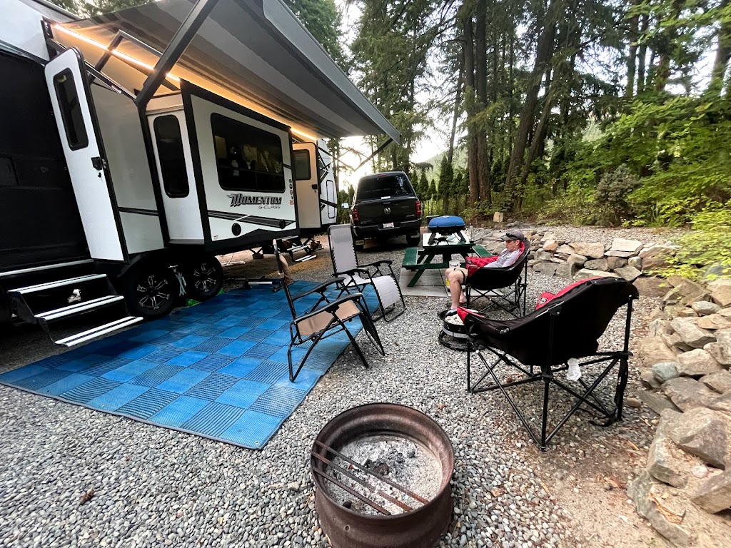 Pinegrove Campground & RV Park | 421 Walterdale Rd, McLure, BC V0E 2H0, Canada | Phone: (250) 672-5529