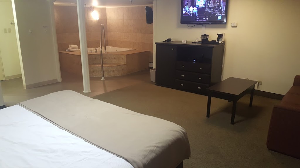 Westwood Village Inn | 477 Westwood Dr, Winnipeg, MB R3K 1G5, Canada | Phone: (204) 837-5871