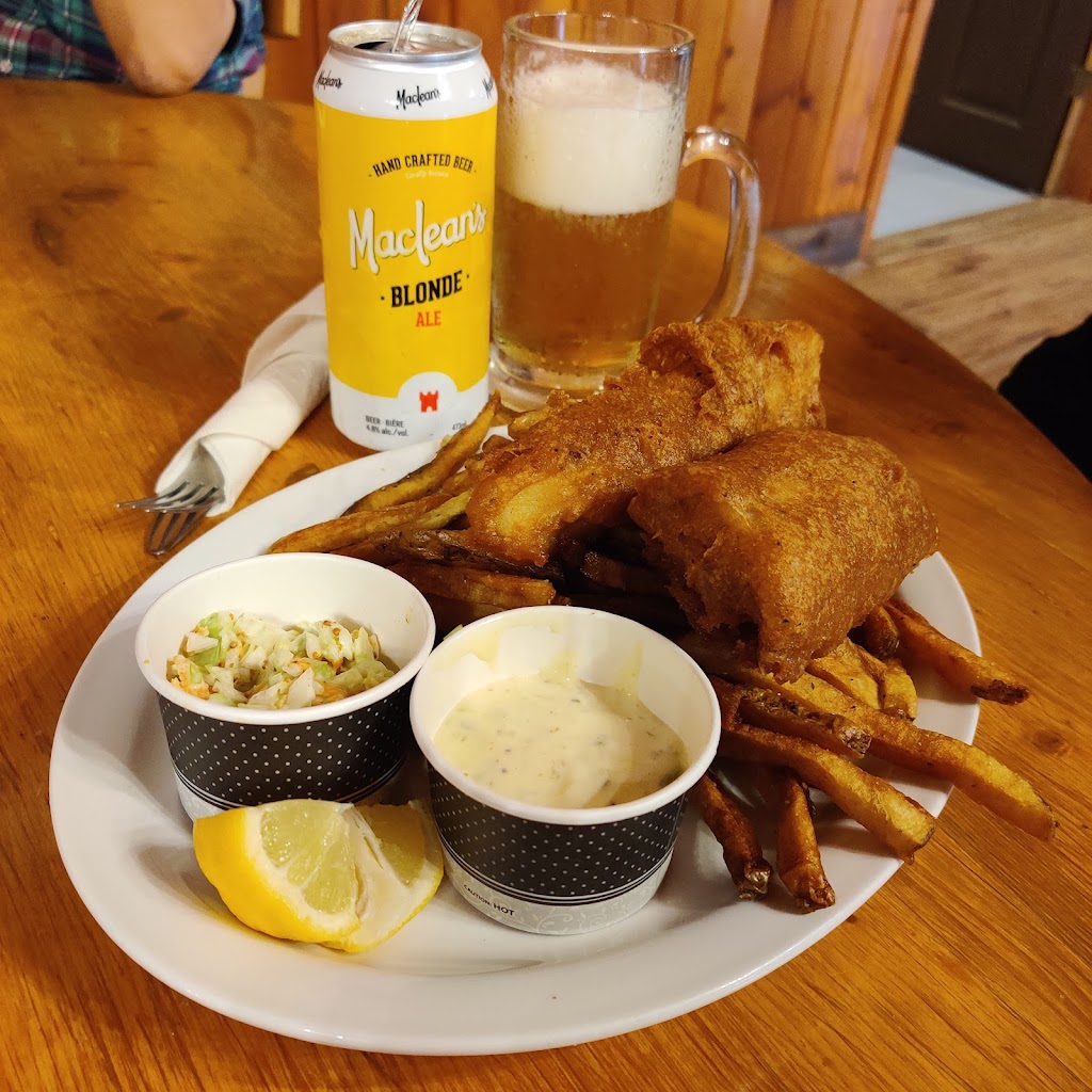 Eat At Red Bay Lodge | 462 Huron Rd, Mar, ON N0H 1X0, Canada | Phone: (226) 910-1099
