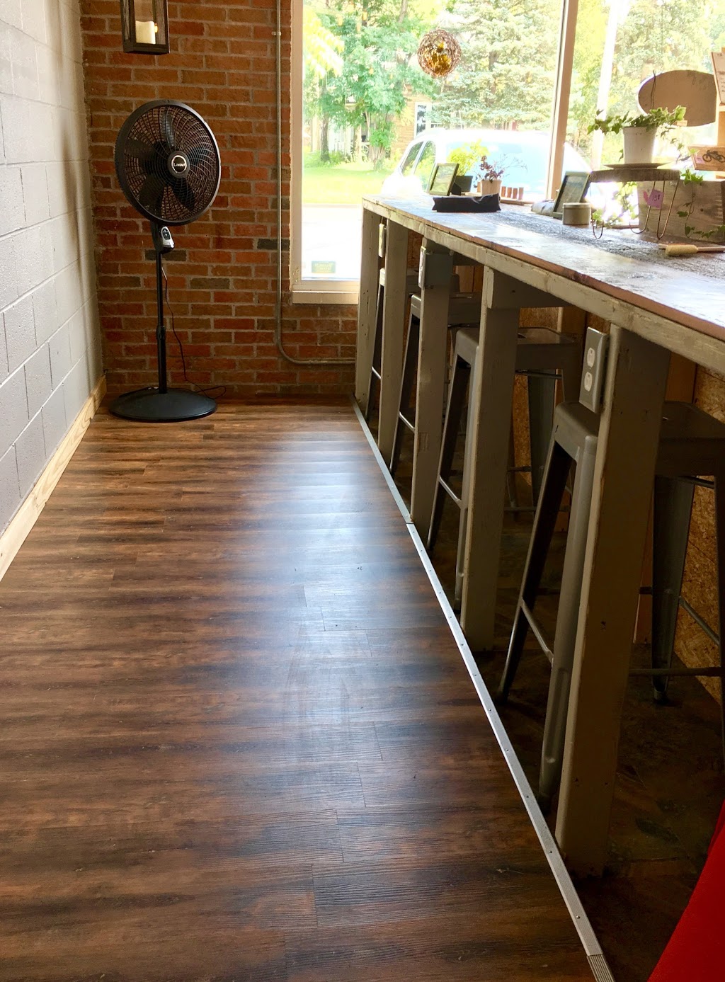 Pallet Cafe | 2084 Como Park Blvd, Lancaster, NY 14086, USA | Phone: (716) 393-3170