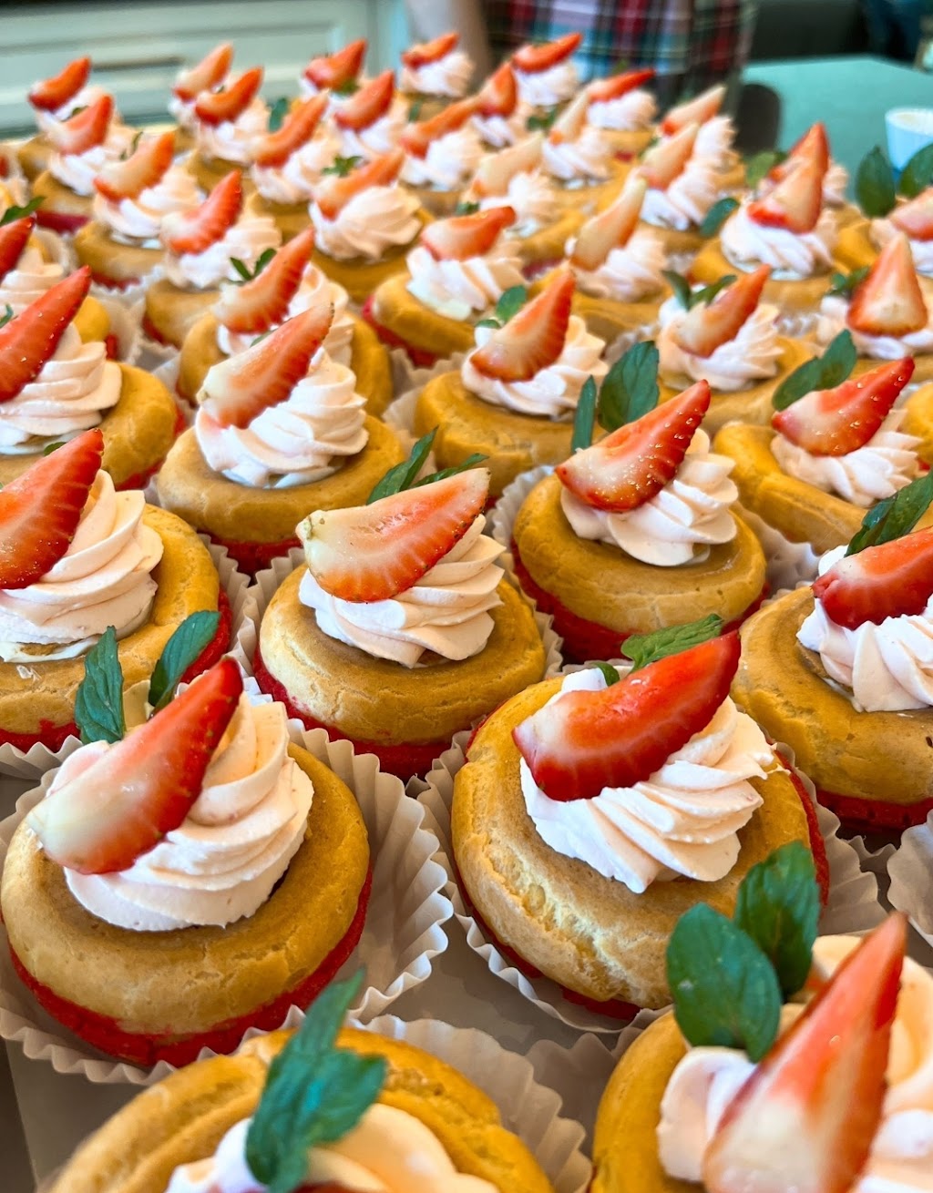 G&C Pâtisserie | 175 Commerce Valley Dr W #102, Thornhill, ON L3T 7P6, Canada | Phone: (905) 771-6183