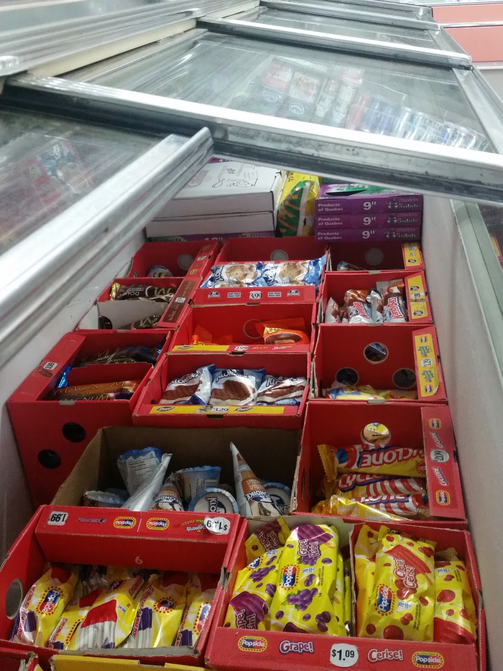 Epicerie du Lac StJoseph (1992) Enr 135 Boulevard Gingras