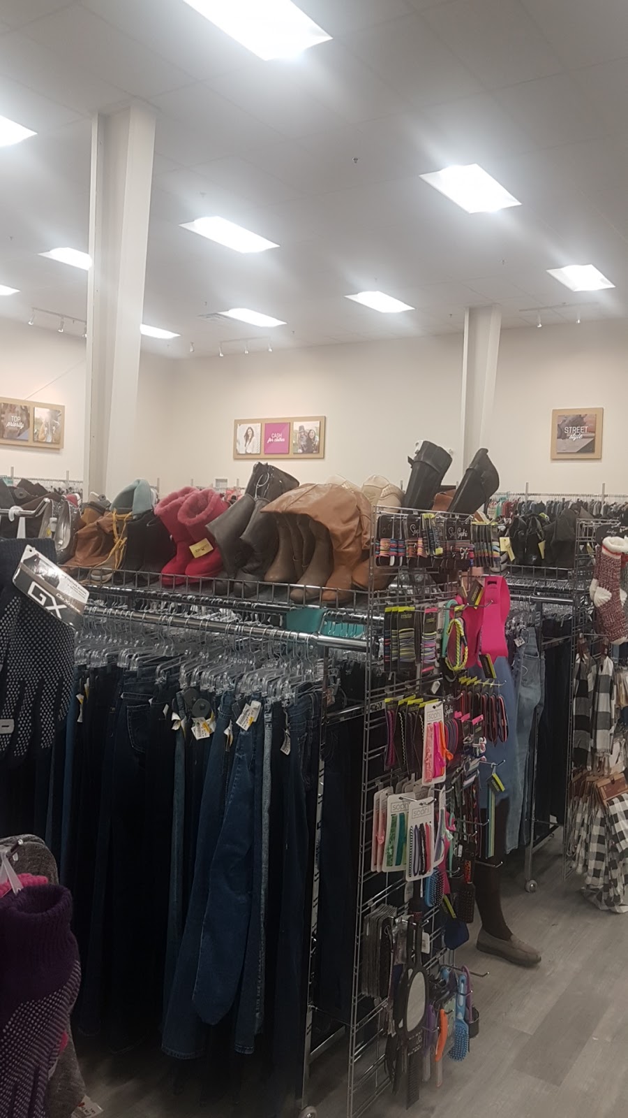 Platos Closet | 331A 105 Street East, Saskatoon, SK S7N 1Z4, Canada | Phone: (306) 974-3900