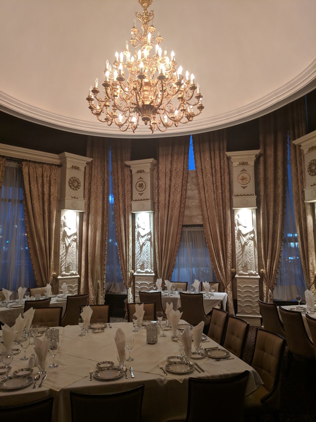 Persian Palace | 10711 Yonge St, Richmond Hill, ON L4C 3E1, Canada | Phone: (905) 737-4900