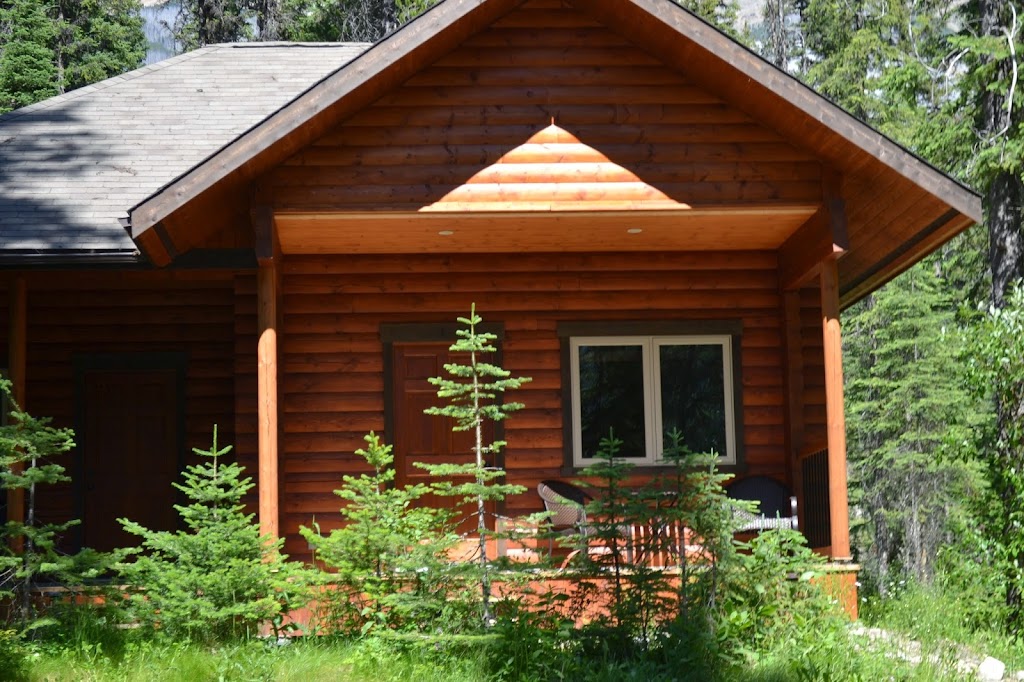 Kootenay Park Lodge | 9500 BC-93, Vermilion Crossing, BC V0A 1E0, Canada | Phone: (778) 357-9959