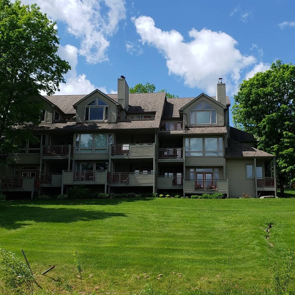 The Canuck at Grandview | Grandview Hilltop Dr, Huntsville, ON P1H 1B3, Canada | Phone: (705) 721-8468