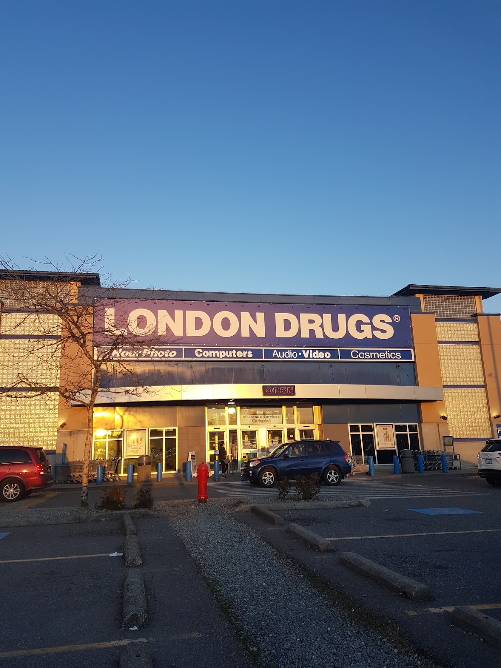 London Drugs | 20202 66 Ave, Langley City, BC V2Y 1P3, Canada | Phone: (604) 448-4818