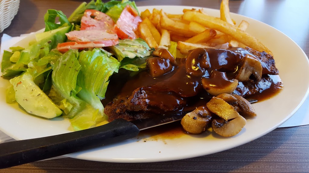Mammas Restaurant Pizzeria | 1805 Avenue OBrien, Saint-Laurent, QC H4L 3W6, Canada | Phone: (514) 334-1579