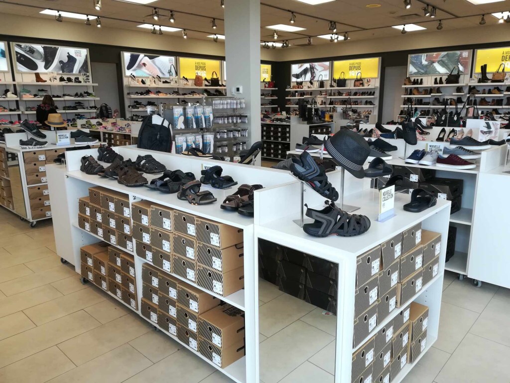 Yellow Shoes | 4605 Boulevard de lAuvergne, Québec, QC G2C 1H7, Canada | Phone: (418) 845-6436