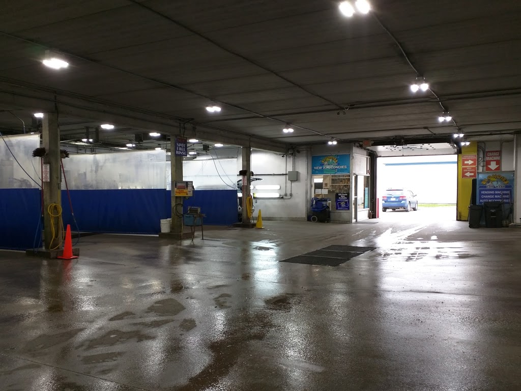 Blondies Car Wash & Laundromat | 176 Watson St, Winnipeg, MB R2P 1Y4, Canada | Phone: (204) 633-3800