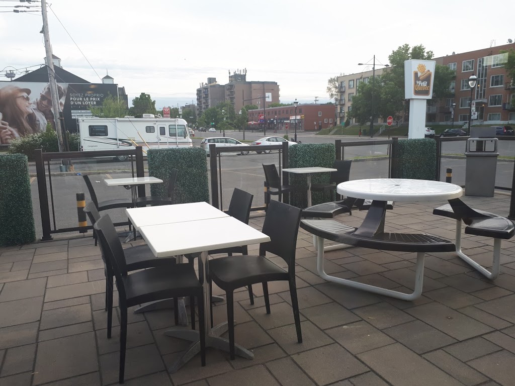 Restaurant Le Petit Quebec 9100 Rue Sherbrooke E, Montréal, QC H1L