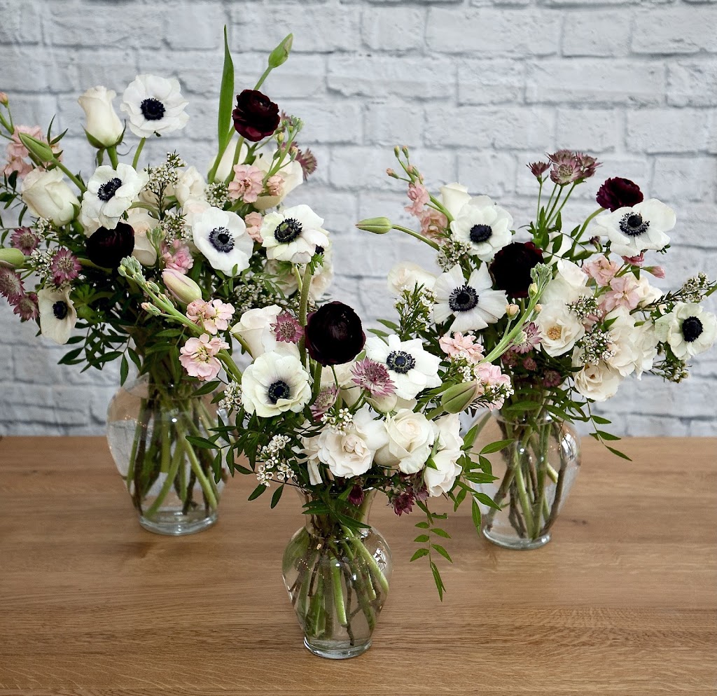 Ouisey Floral Studio | 1295 Wharf Street, Unit 45A Liverpool Road Entrance, Pickering, ON L1W 1A2, Canada | Phone: (905) 420-3777