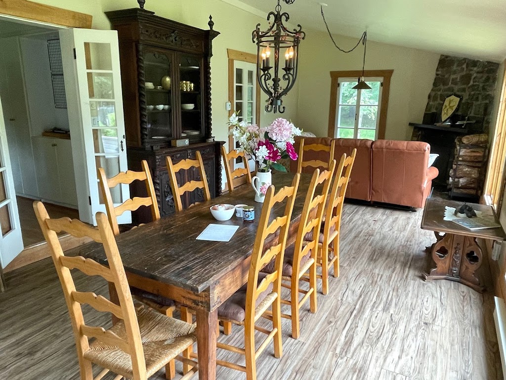 Chalet La Sacacomie | 720 Rang Sacacomie, Saint-Alexis-des-Monts, QC J0K 1V0, Canada | Phone: (819) 265-8066